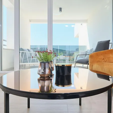 Apartment Fuer 4 Personen Ca, 51 M Sup2 In Trogir, Adriakueste Kroatien Und Umgebung